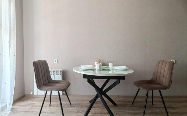 Апартаменты на проспекте Российский 13