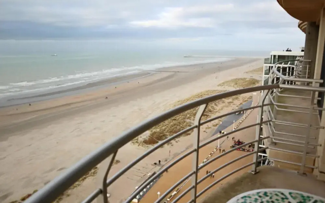 Apartment in Nieuwpoort With Sea Views