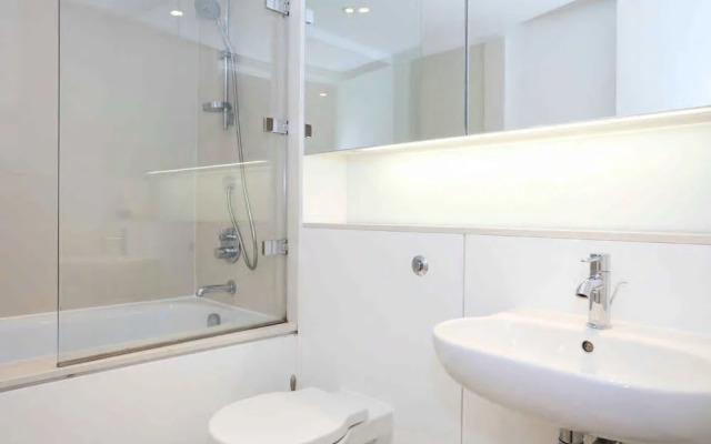 Modern 2bed with free Parking in the iconic Quartermile
