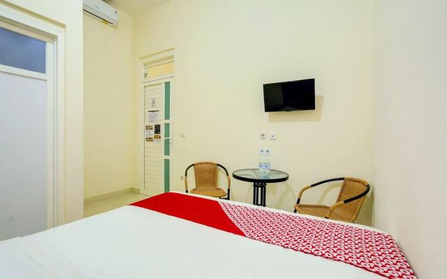 OYO 90173 Innapp Tenggilis Family Residence