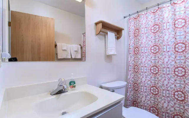 203 Village Gate 1 Bedroom Condo