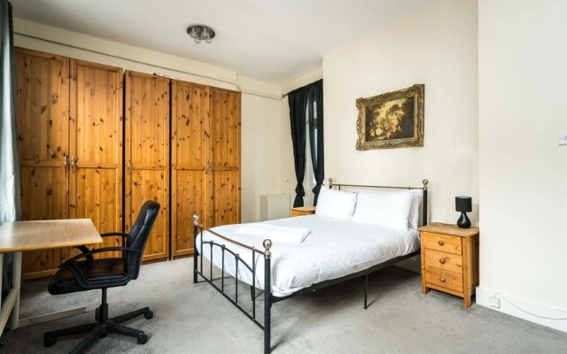 A Lovely, Bright and Airy, 3-bedroom Family Home