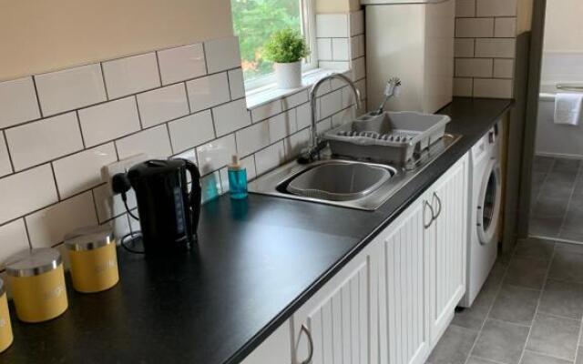 Balfour - Beautiful refurbished spacious 3 bedroom Gateshead flat