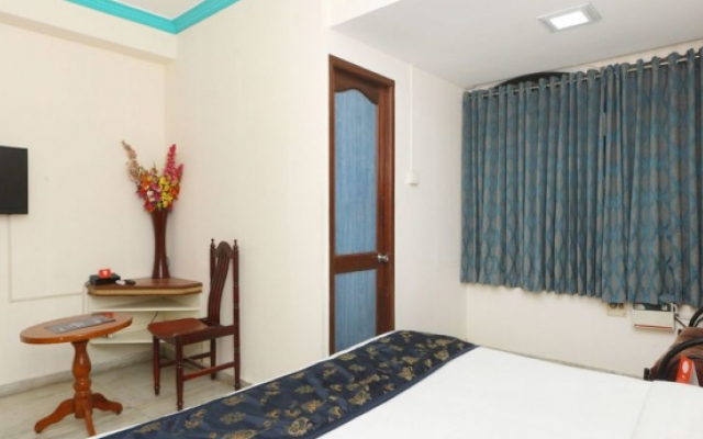 Oyo 13297 Neha Residency