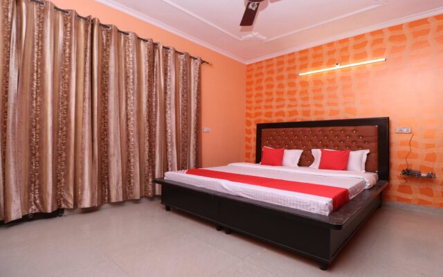 Oyo 28325 Dhillon Residency