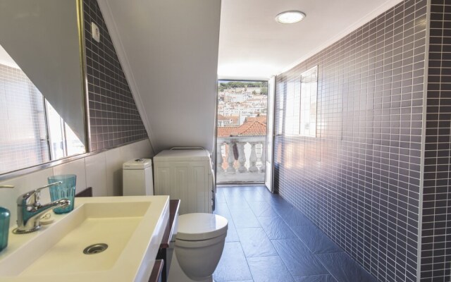 Santa Justa Elevator by Rentestate