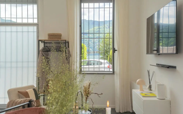 Piccola Como Lotus by Rent all Como