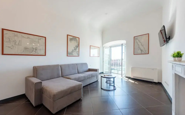 Sea View Apartment Next To Acquarium