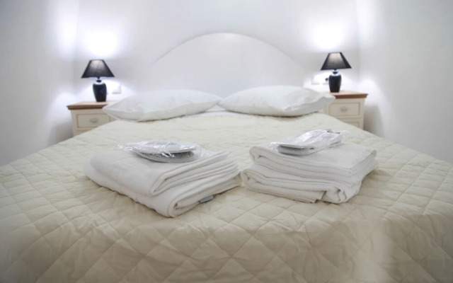 White Side Suites