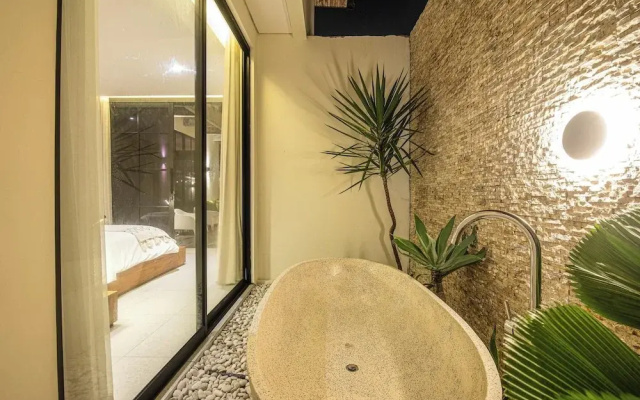 Elegant 4BR Seminyak Villa 10min From the Shore