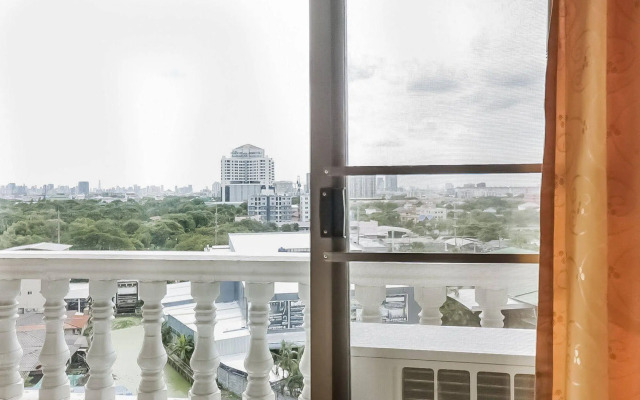 席娜卡琳拉玛苏安隆奈达酒店(Nida Rooms Srinakarin Rama Suan Luang)