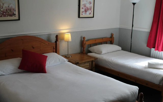 Oak Farm Hotel