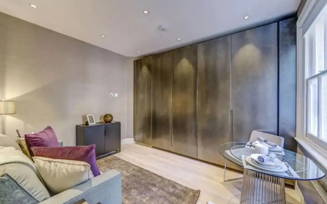 Amazing Mayfair Apartment