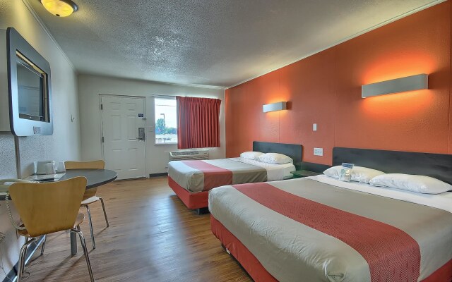 Motel 6 Lima, OH