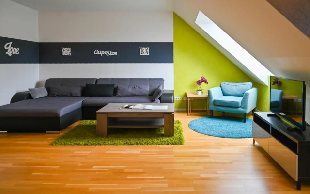 Elegant Duplex Danube Canal