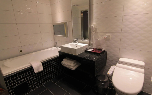 V one Hotel