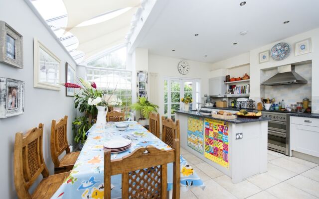 Gorgeous Modern 5BR Family Home