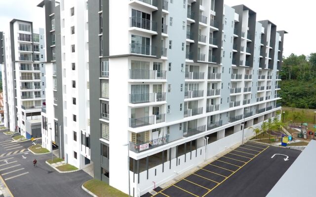 Homestay Casa Mewah at Hijauan Heights