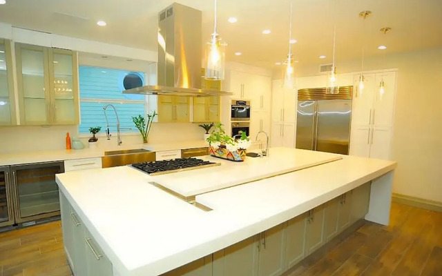 6 Bedroom Homes in Miami by TMG