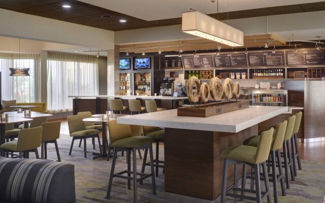 Courtyard by Marriott Indianapolis Airport