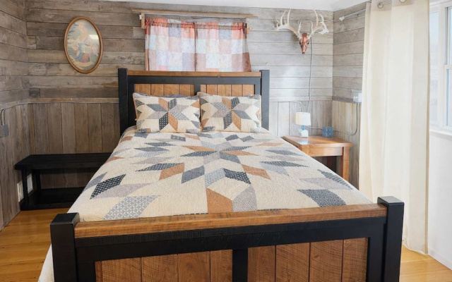 Outback Shack: Lake Access Studio in Woodruff