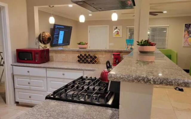 4 MINUTES To BEACH VACATION PLACE