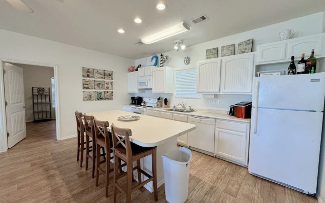 Sunburn Alley 4 Bedroom Home