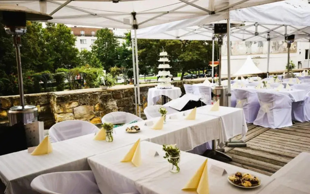 Hotel Rous