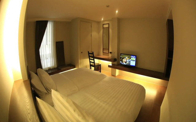 Silom One