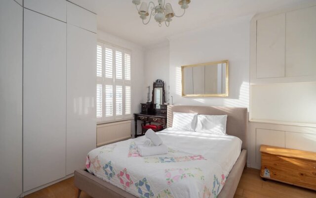 Wonderful 2 bed by Queen's Park, for 6 Guests!