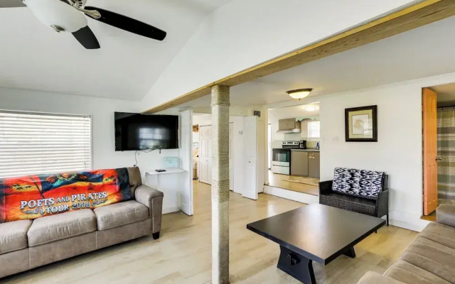 Walk to Pier & River: Dtwn Steinhatchee Escape!