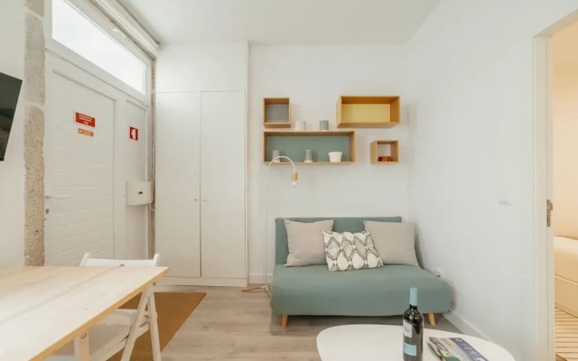 Downtown Cosy Apartment by Vacationy