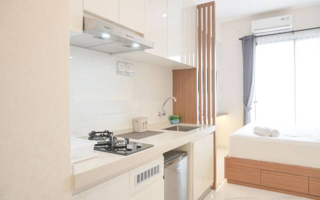 Comfy And Warm Studio Room At Sky House Bsd Apartment