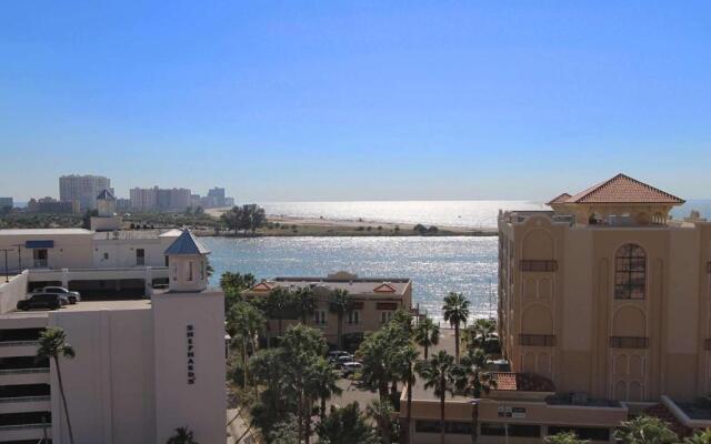 806 Harborview Grande