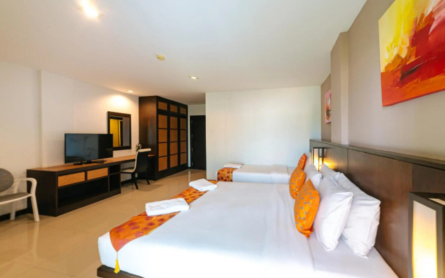 OYO 241 Ratana Hotel Sakdidet
