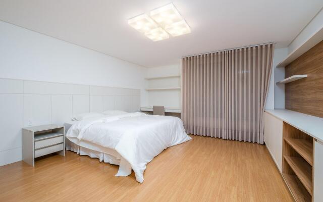 Incrível casa com churrasqueira em Jurerê RDR030