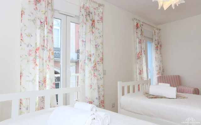 Azulejos' Charming Apartment with Terrace 2 by Lisbonne Collection