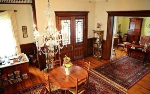 Bennett House Bed & Breakfast