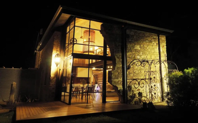 Old Chaff Mill Retreat - - luxury vineyard accommodation