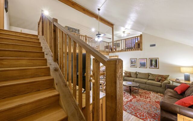 Lacey Dogwood Family Cabin With Free Wifi and Private BBQ by Redawning