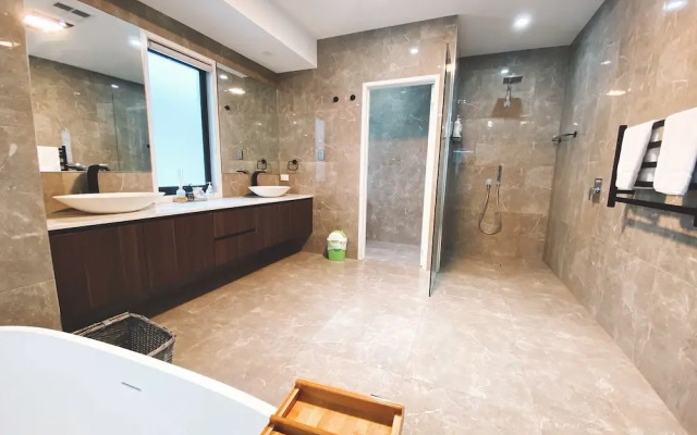 Luxury House Collection Four Beds
