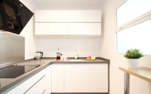 Hip & Cozy 2 room apt