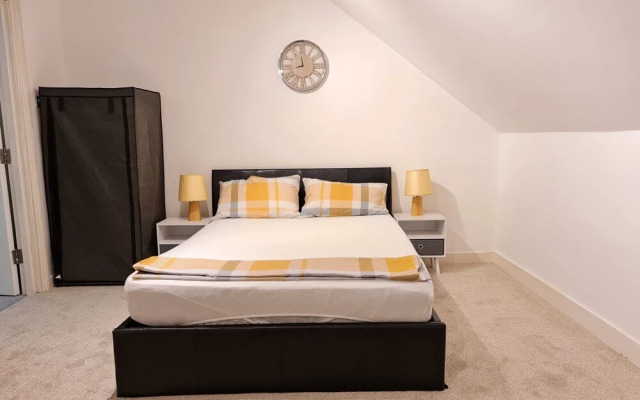 Grace Apartments - Living Spring 1