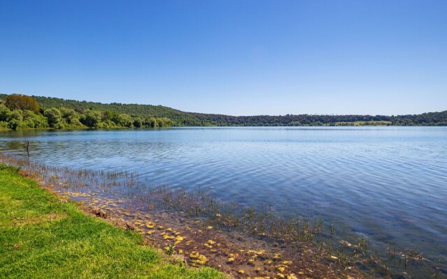 Scenic Apartment in Rome near Lago di Martignano