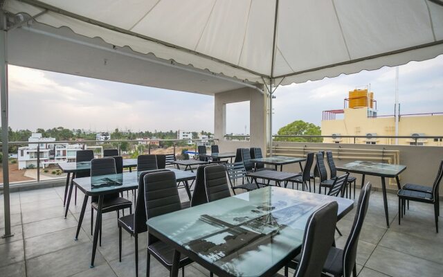 Capital O 30599 Hotel Blue Spring