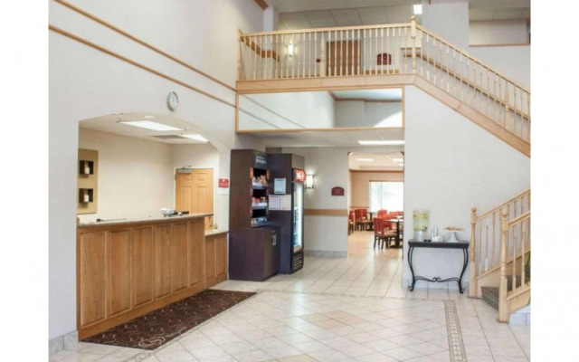 Comfort Suites Airport