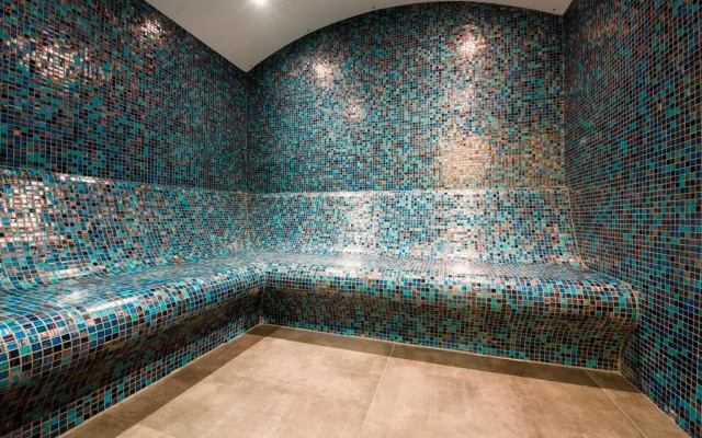 Green Garden Suites Hotel