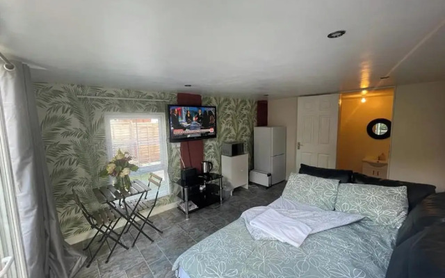 Bristol Bliss Apartment - Patchway Retreat