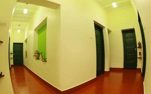 Elphinstone Residency