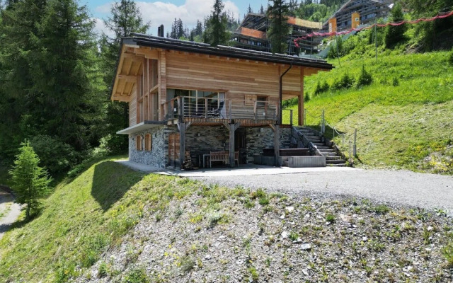 Chalet Les Etablonsluxury Chaletski-in Ski-out